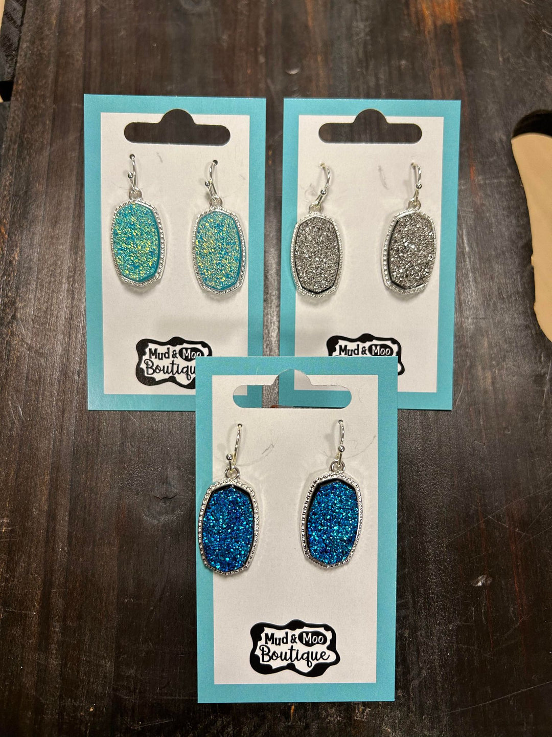 SHIMMER ROCK OVAL EARRINGS