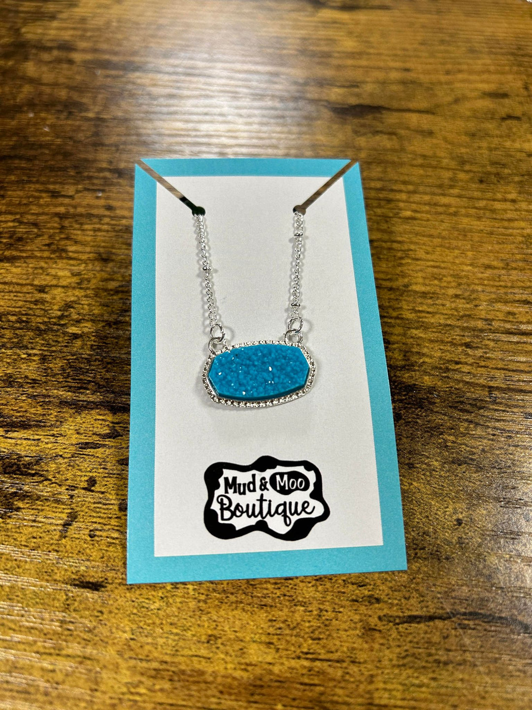 SHIMMER ROCKS OVAL NECKLACE