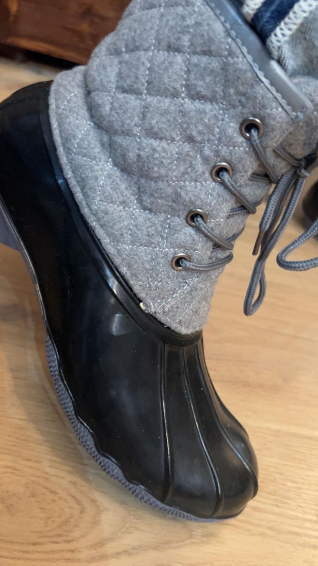 MUD BOOTS