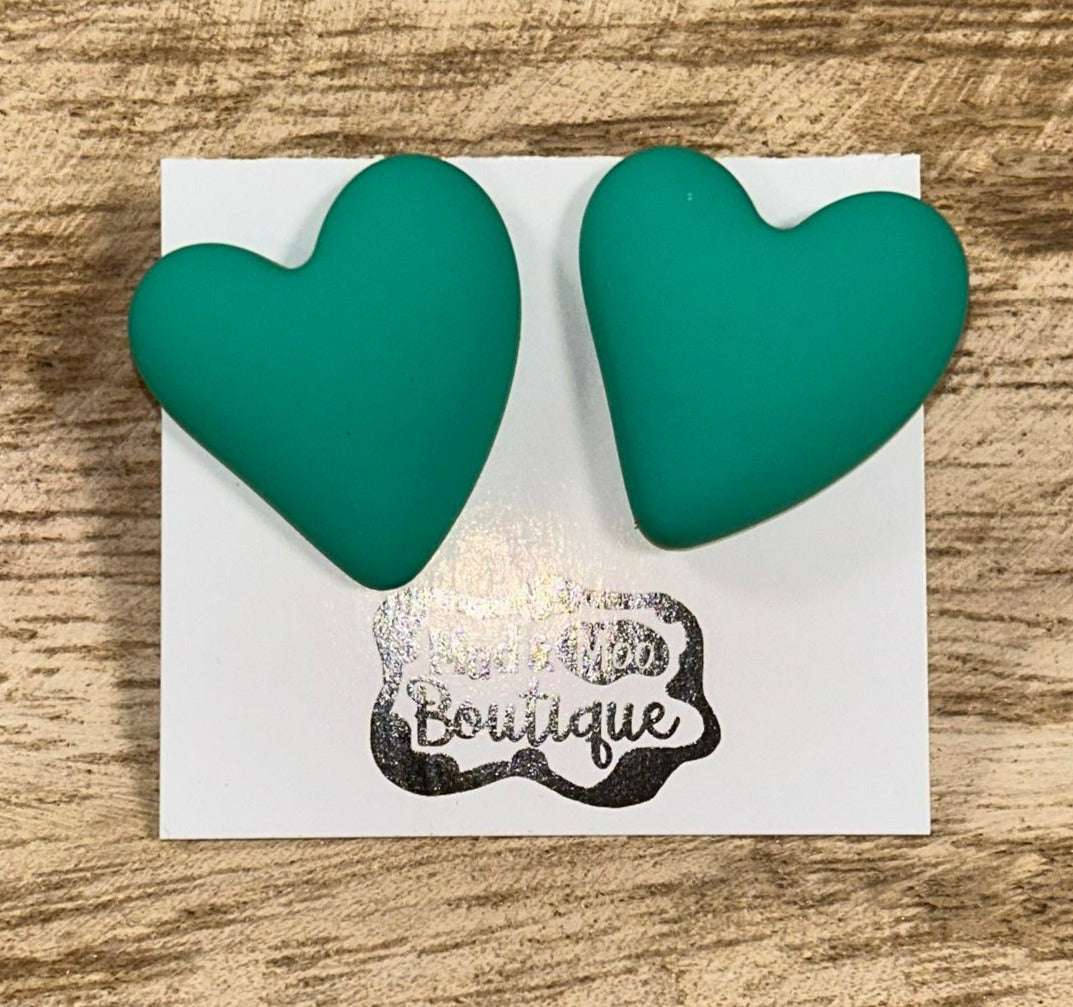CLAY GREEN HEART STUDS