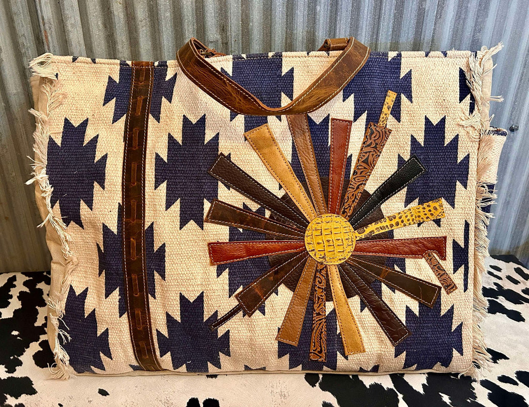 LET THE SUN SHINE WEEKENDER BAG