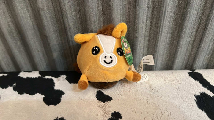 PLUSH FARM ANIMAL WATER BEAD STRESS BALL