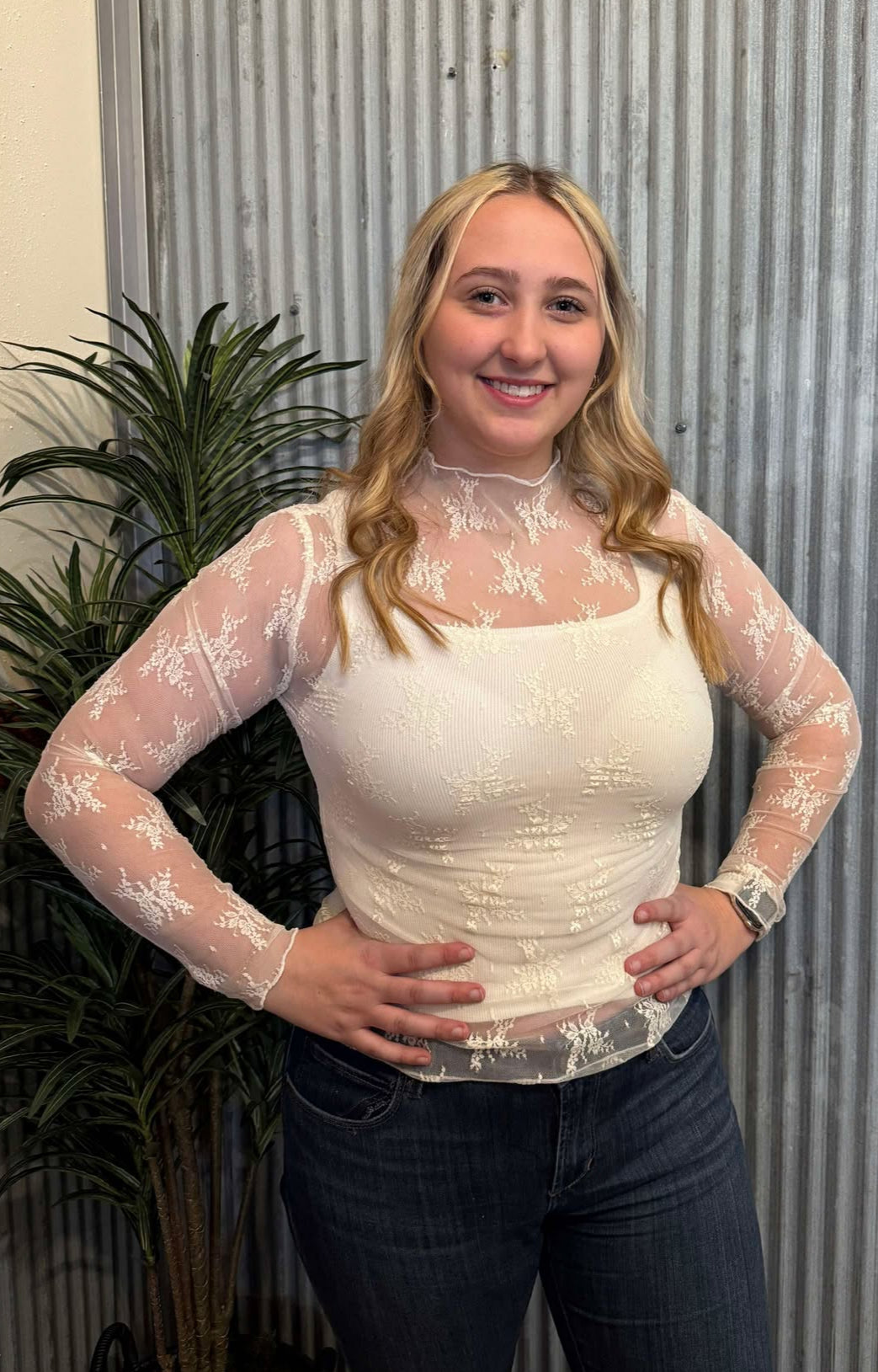 CREAM SLEEK STYLE MESH TOP