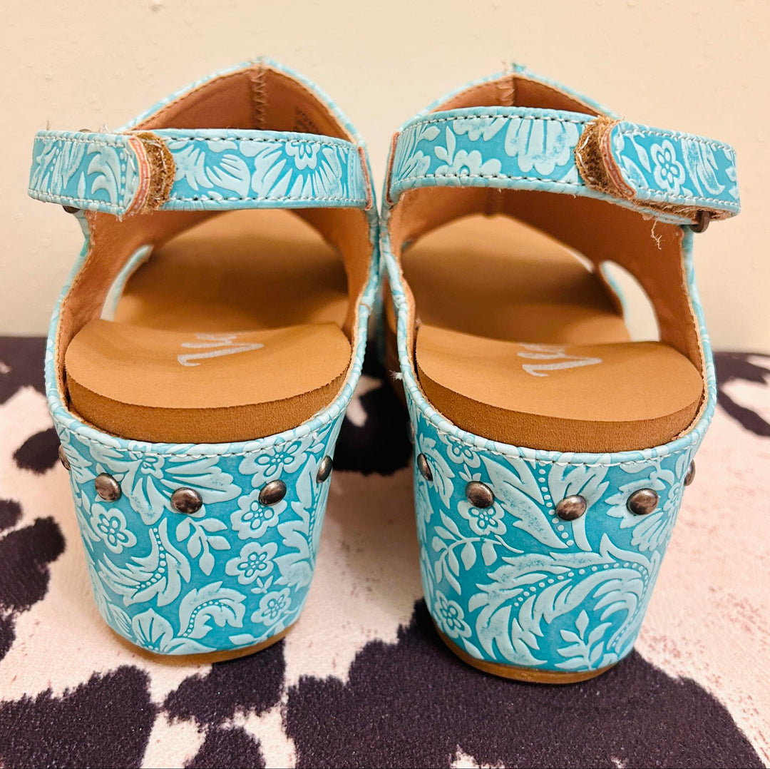 LET’S TANGO WEDGES
