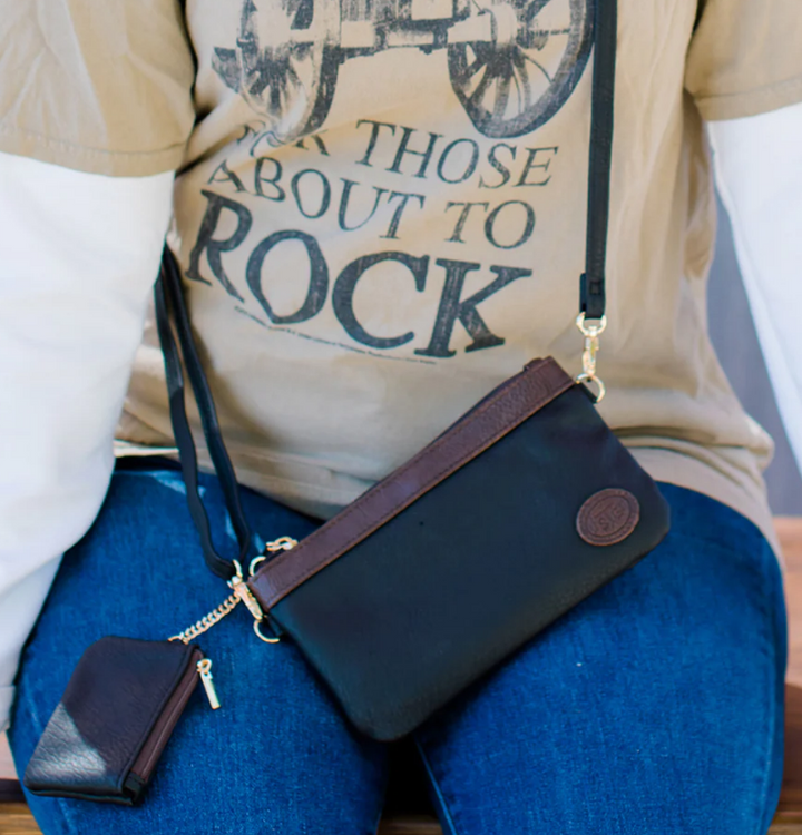 LAVENDER CATCHY CLUTCH