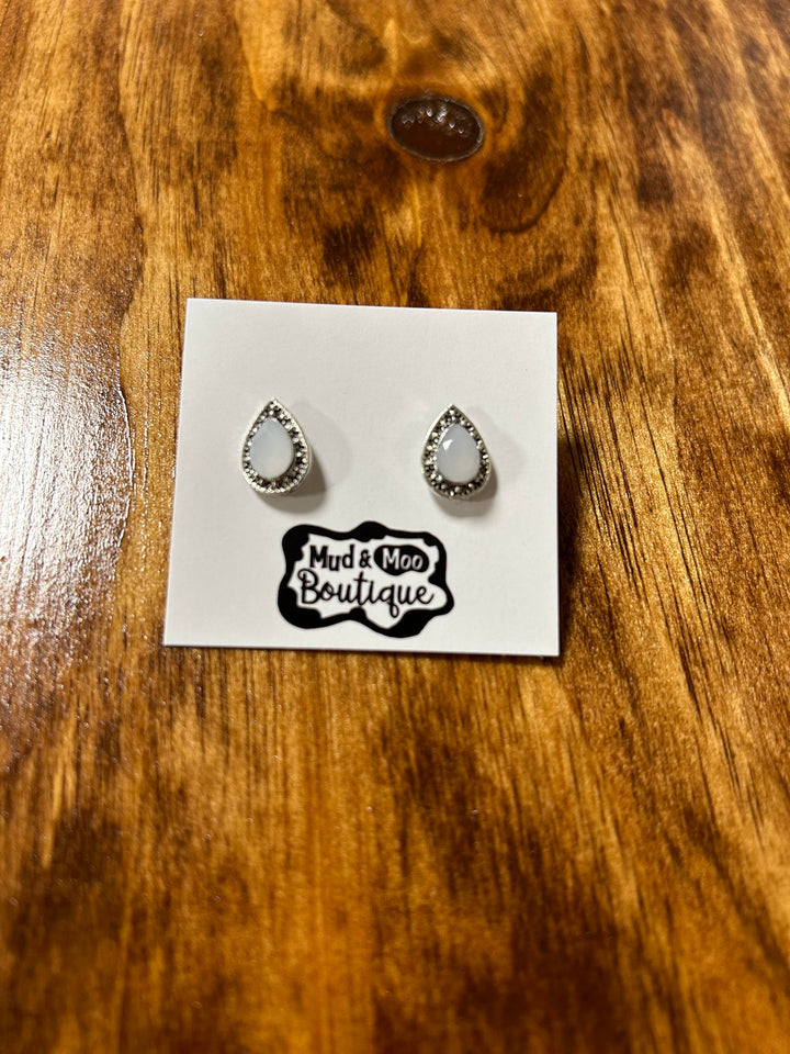 PEARL STUD EARRINGS