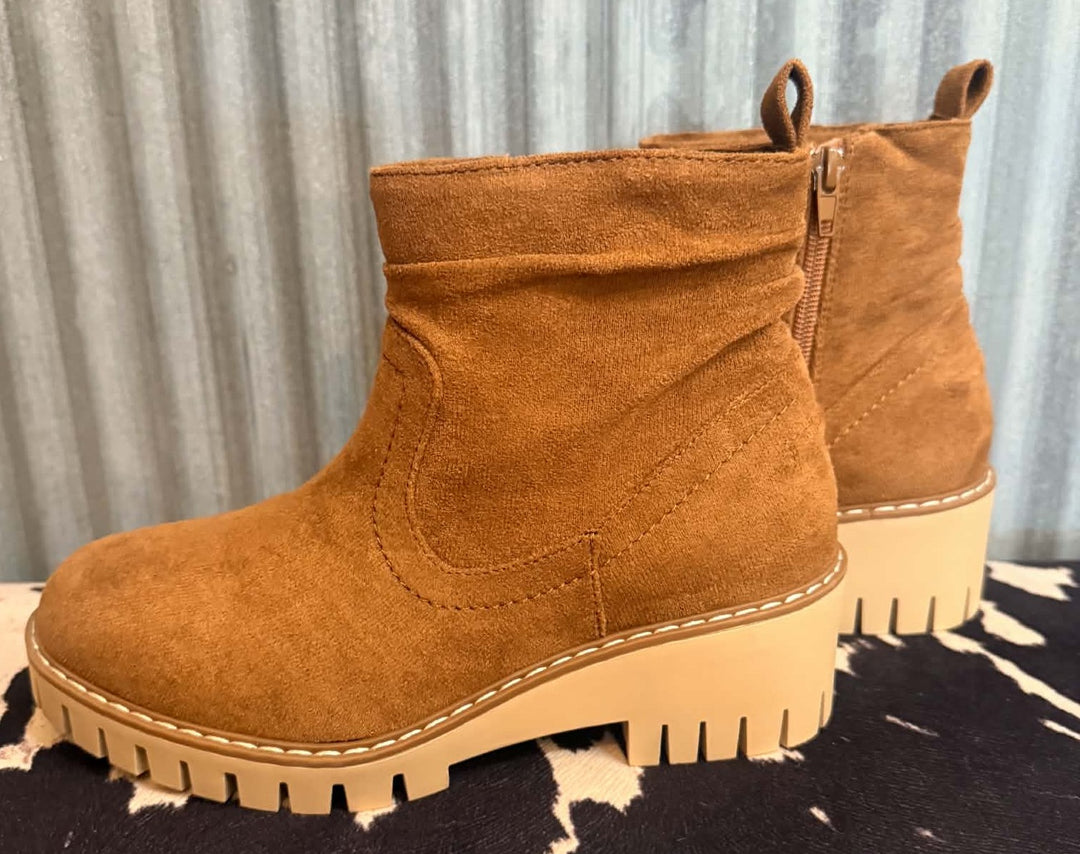 COZY MIDWEST GIRL BOOTS