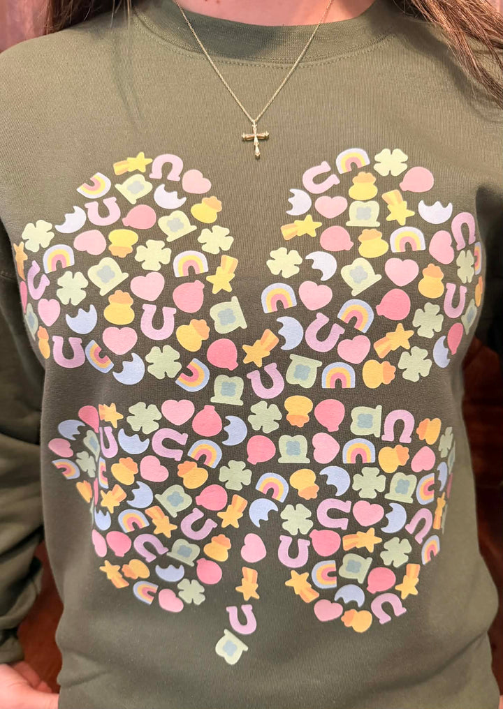 LUCKY CHARMS CLOVER GRAPHIC CREWNECK