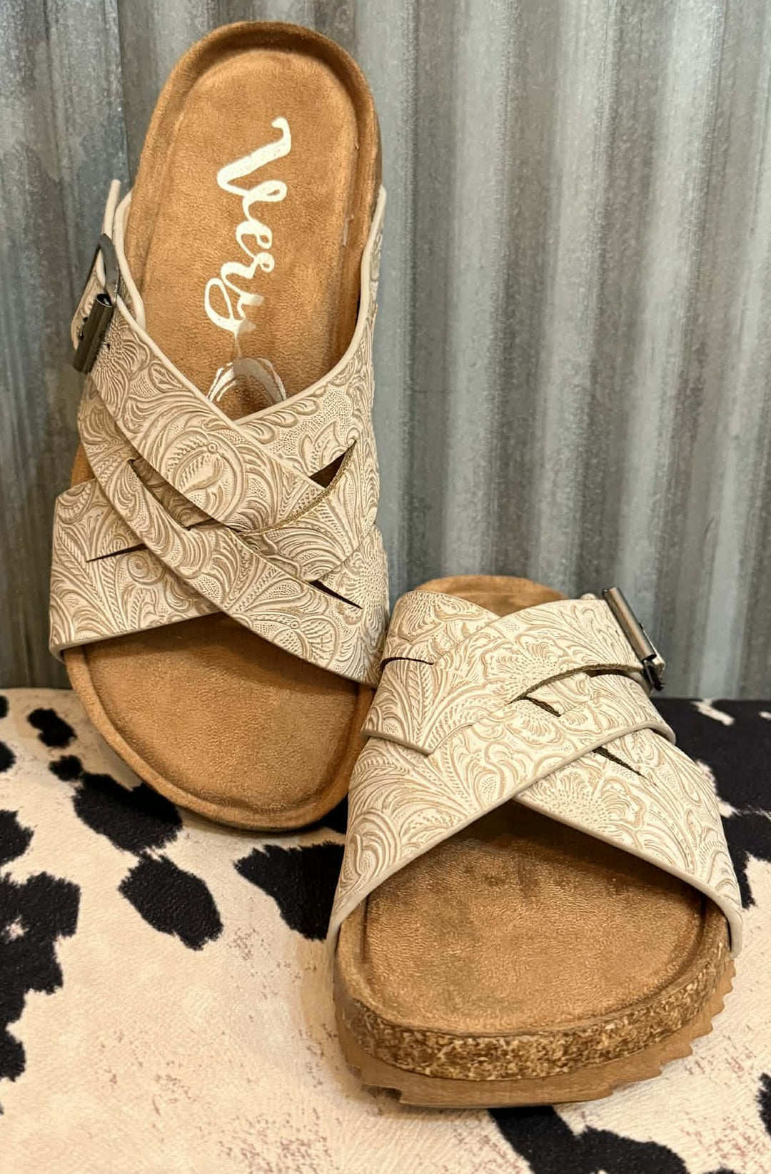 CHASING SUMMER SANDALS