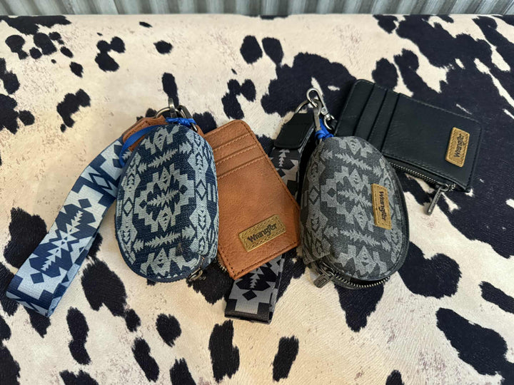 WRANGLER SOUTHWESTERN ART DUAL POUCH WRISTLET