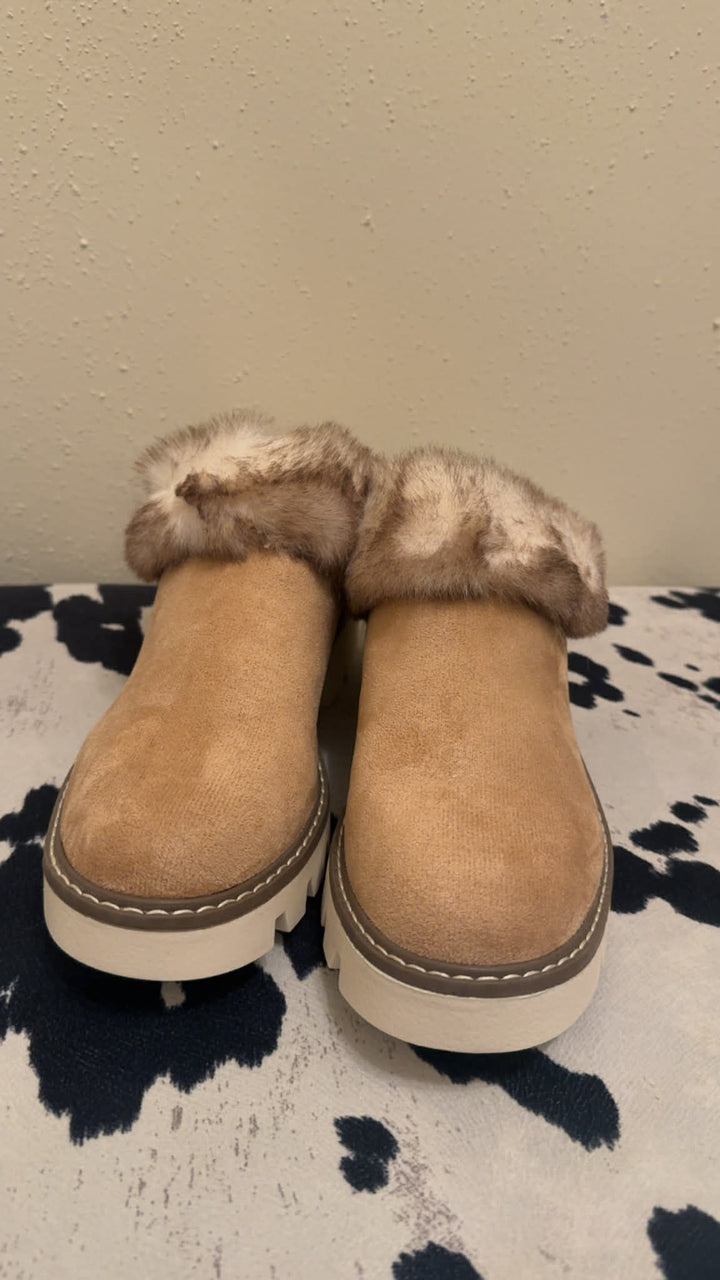 ESKIMO KISSES BOOTIES