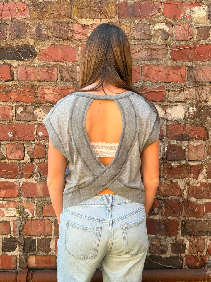 SIMPLE TIMES WORKOUT TEE (HOLLOW BACK)