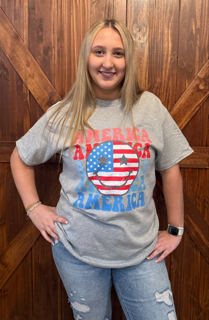 AMERICA SMILEY GRAPHIC TEE