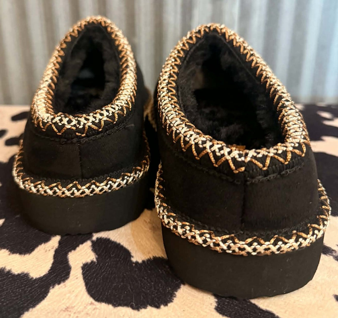 BLACK SHEEP SLIPPER SHOES