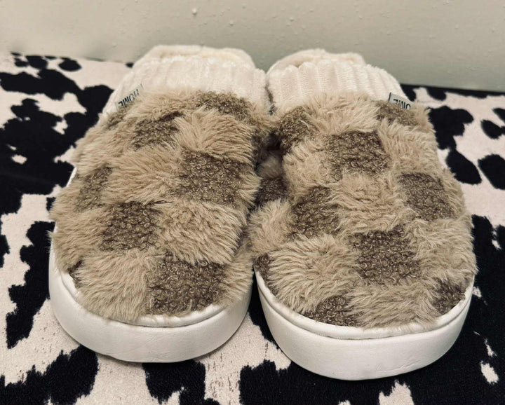 FUZZY CHECKERED SLIPPERS