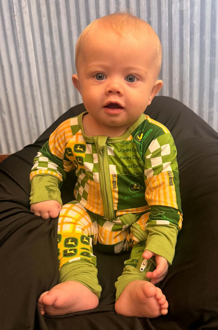 JOHN DEERE GREEN BAMBOO ZIPPY