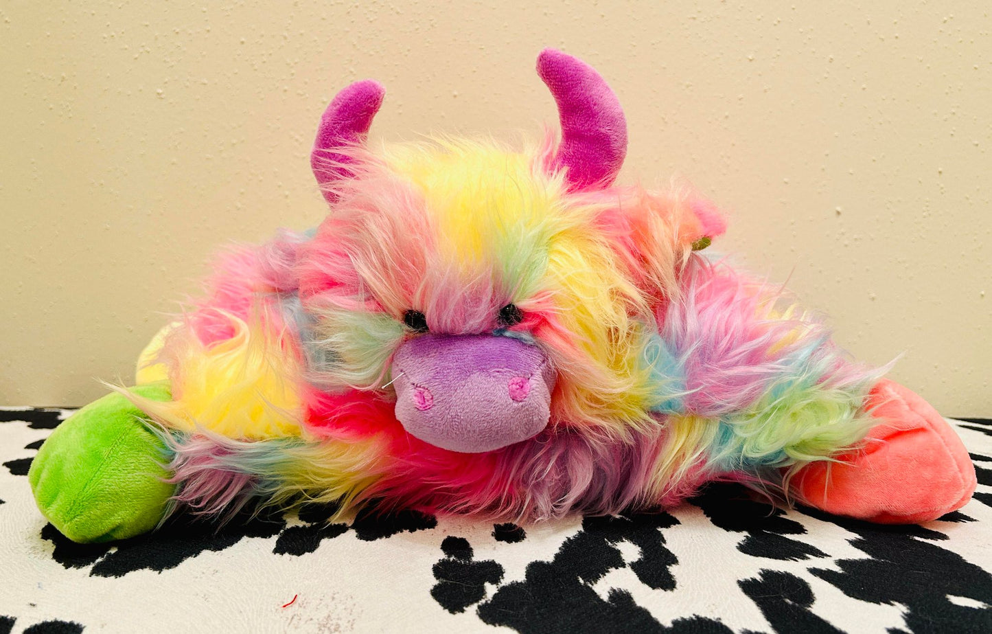 RAINBOW HIGHLAND COW PILLOW PLUSH