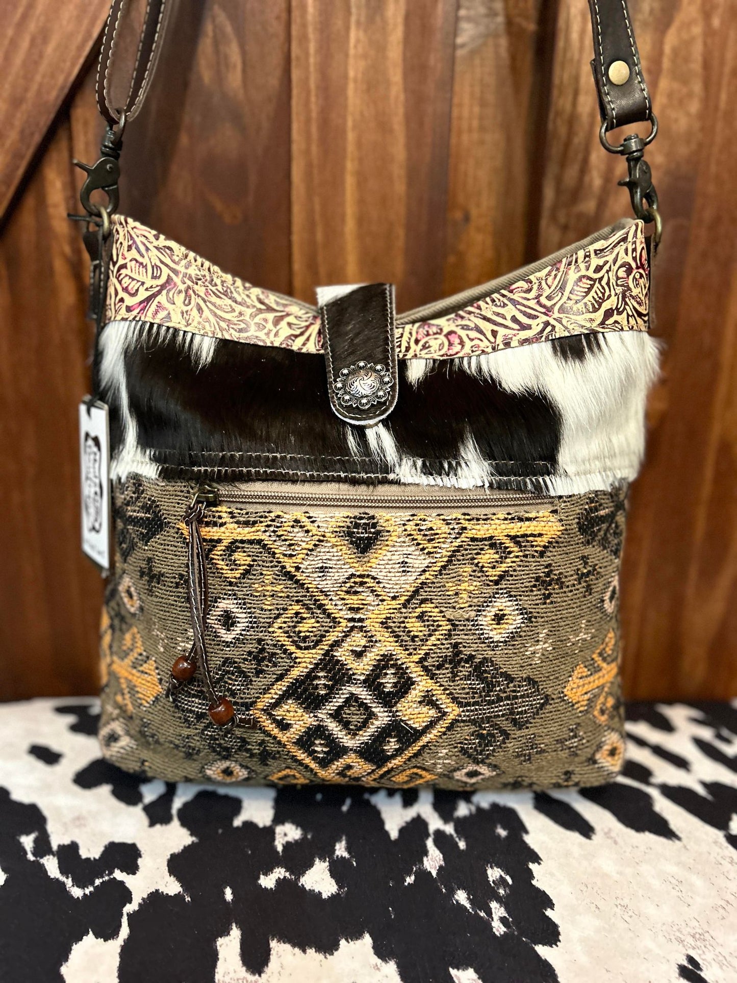 EMPOWER SHOULDER BAG