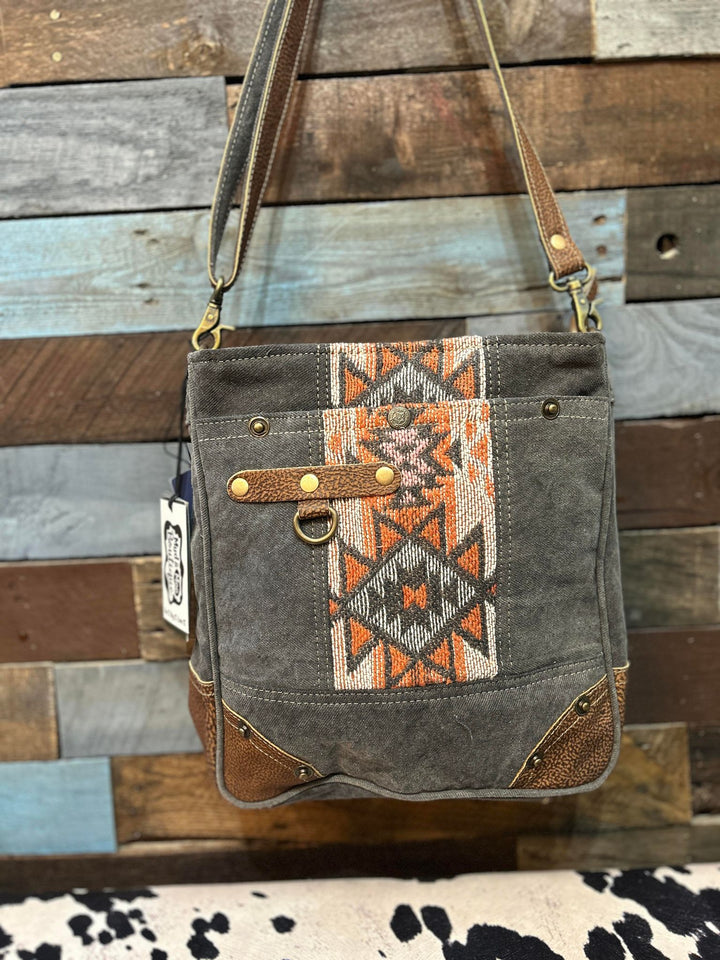 LUCKY SARAPE SHOULDER BAG