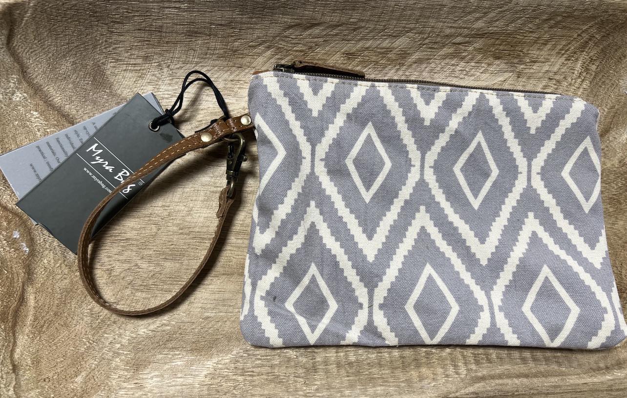 MIST WEAVER WRISTLET