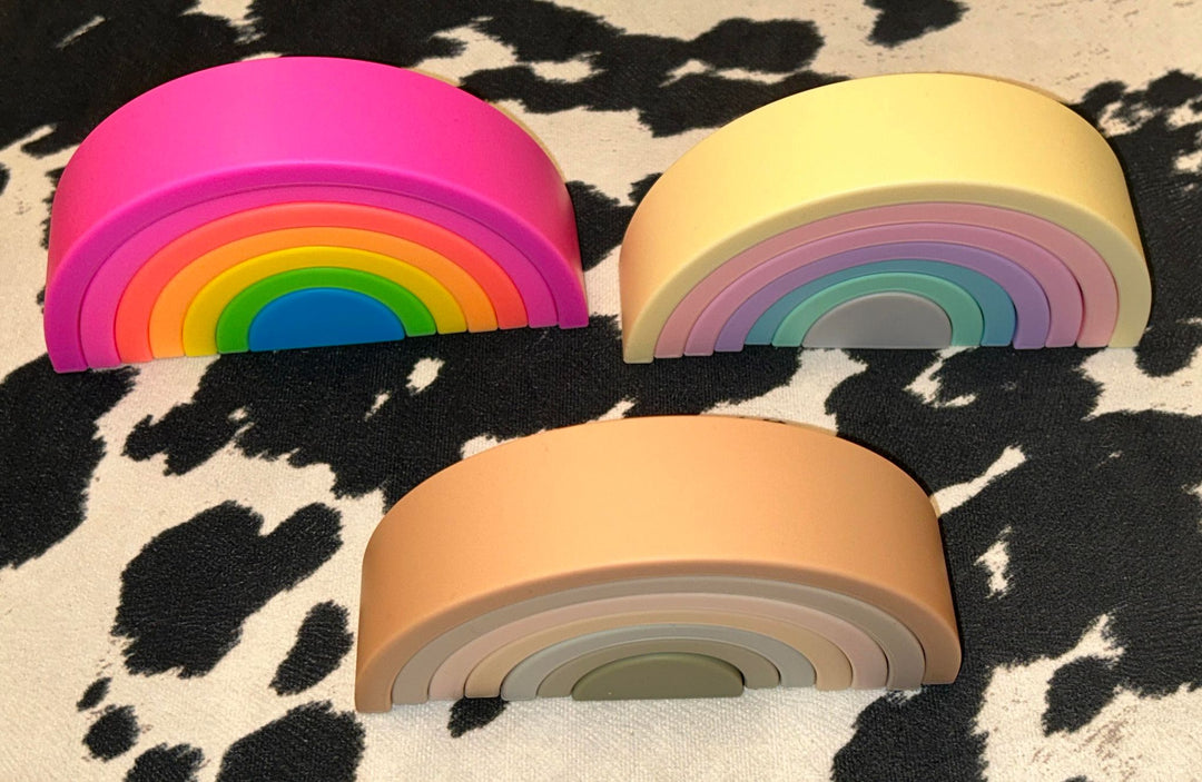 STACKABLE RAINBOW SILICONE TOY