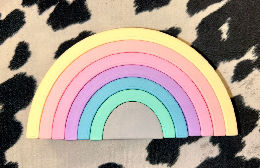 STACKABLE RAINBOW SILICONE TOY