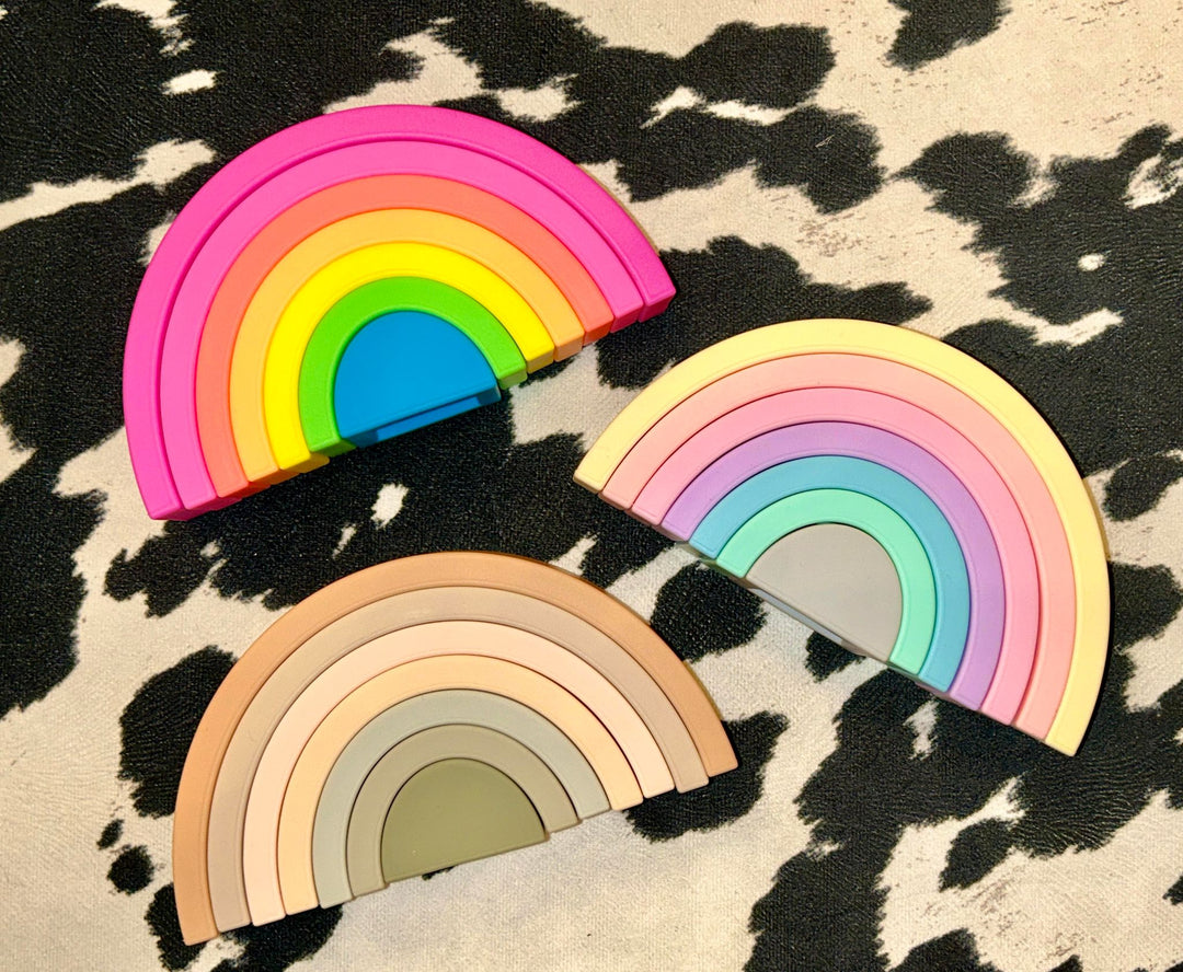 STACKABLE RAINBOW SILICONE TOY