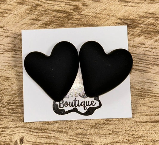 CLAY BLACK HEART STUDS