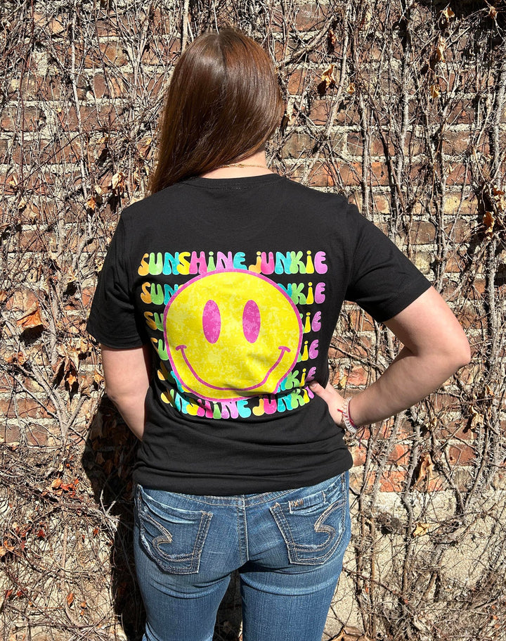 SUNSHINE JUNKIE GRAPHIC TEE