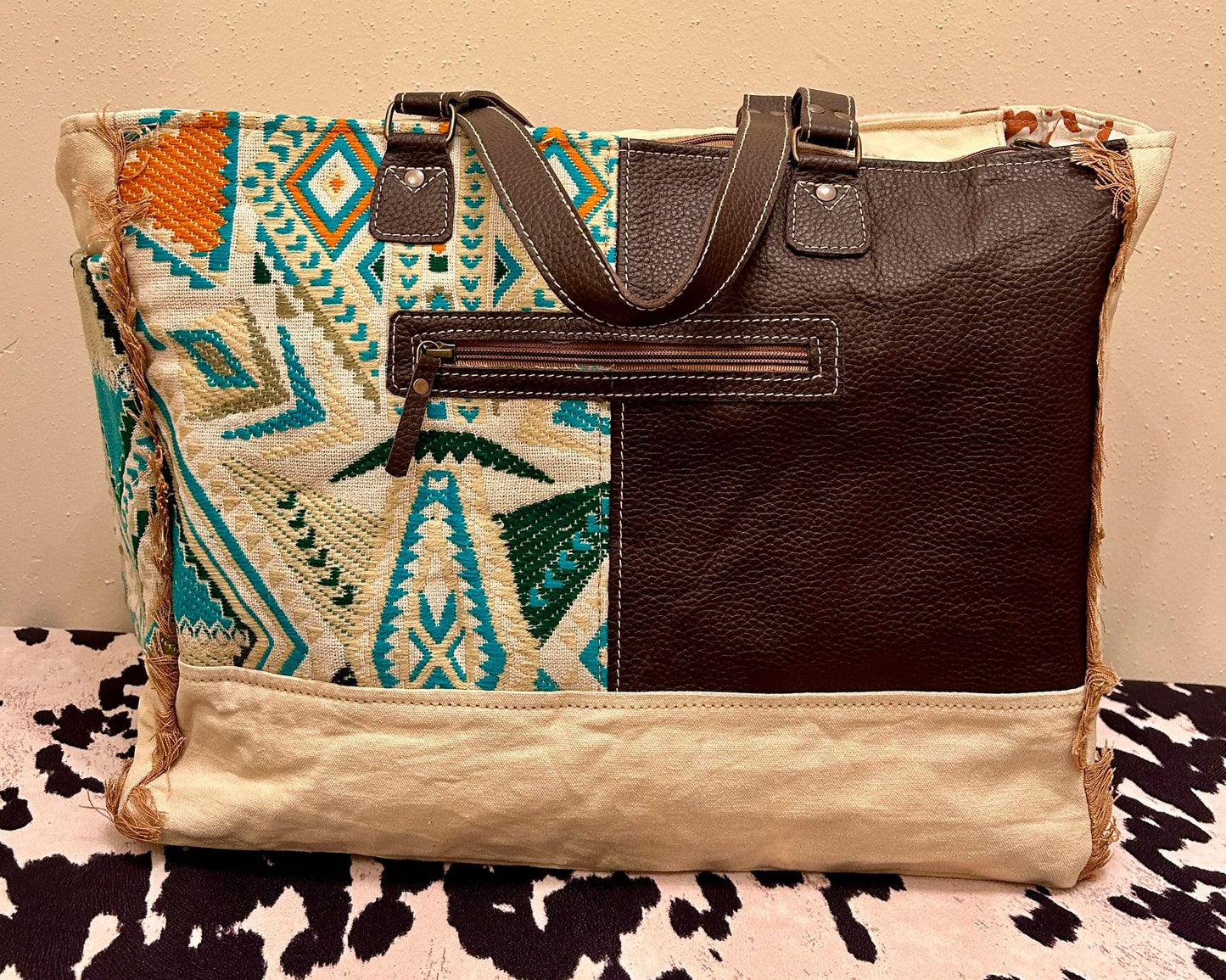 AZTEC ME AWAY WEEKENDER BAG