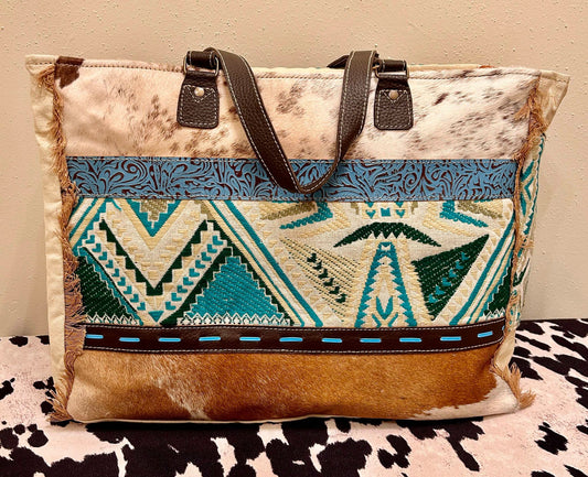 AZTEC ME AWAY WEEKENDER BAG