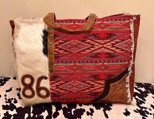 COWGIRL SUNSET WEEKENDER BAG