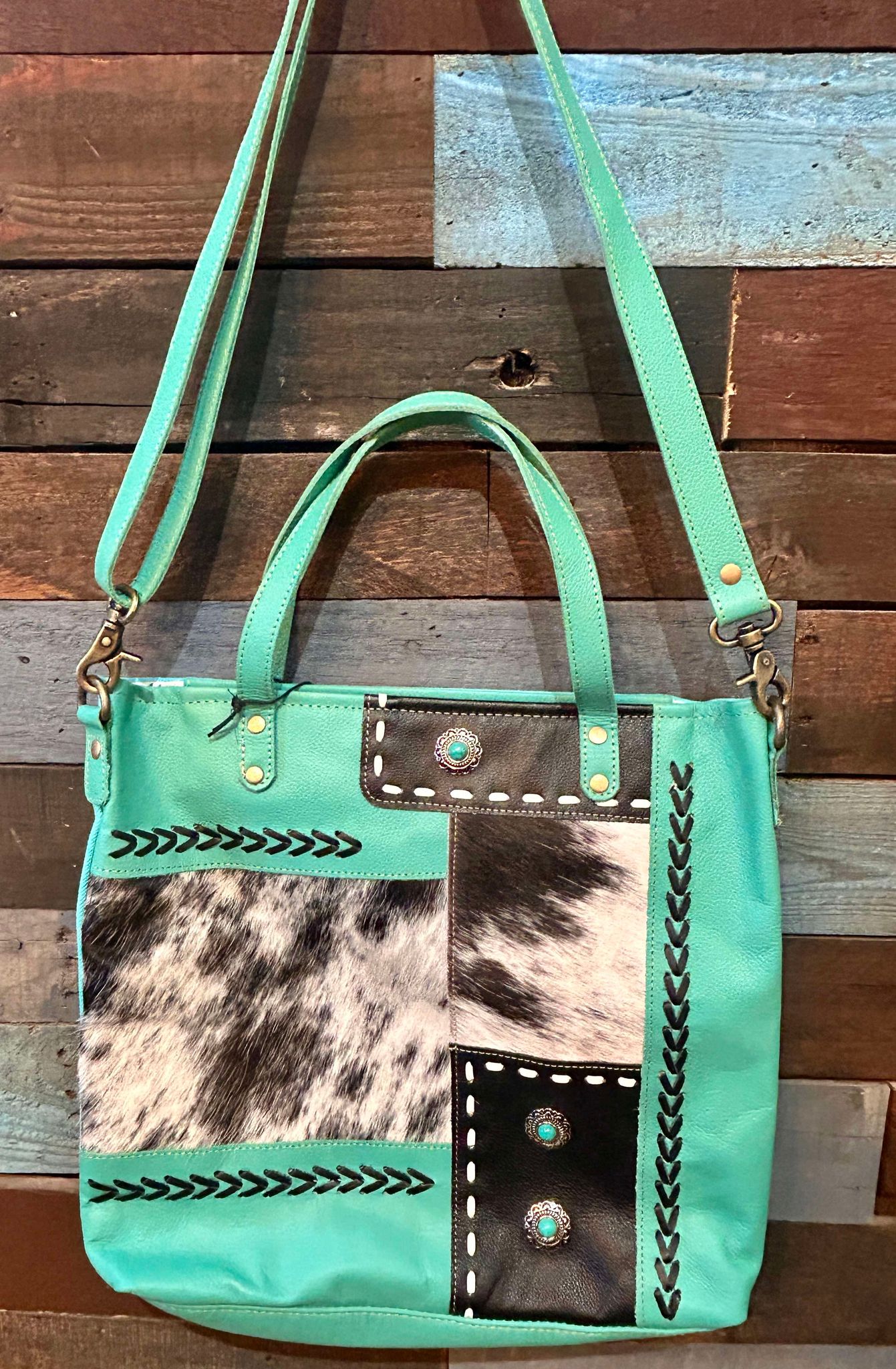 STONE MOUNTAIN HANDBAG & CROSSBODY