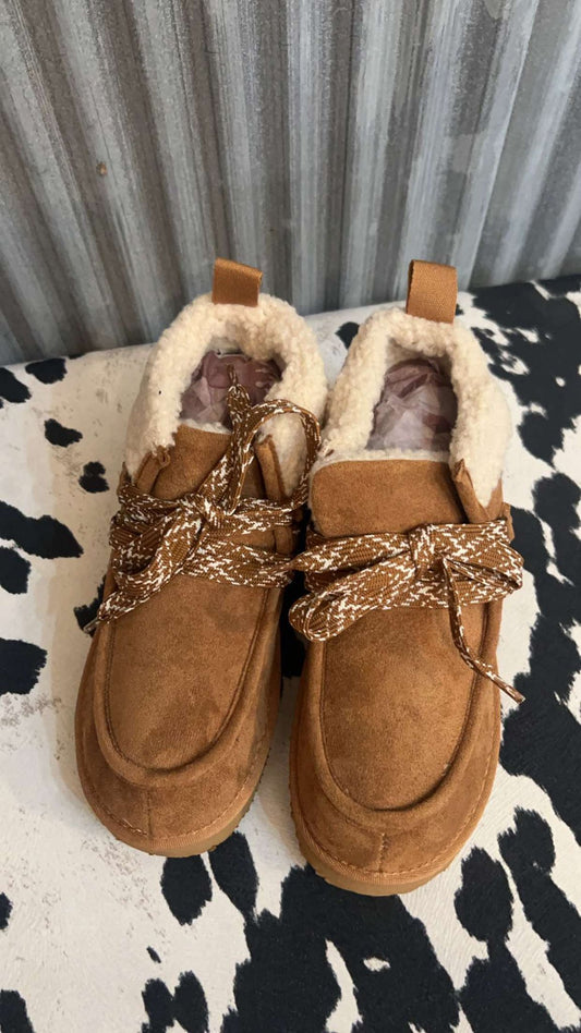 ESKIMO GIRL HIGH TOP SLIPPERS