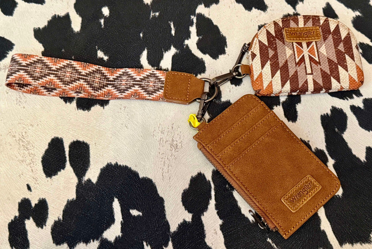 BROWN WRANGLER ART PRINT SOUTHWESTERN DUAL POUCH WRISTLET