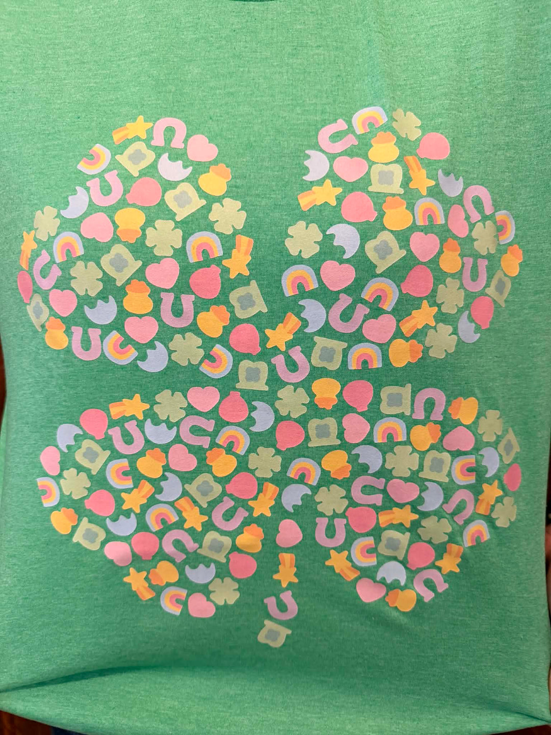 LUCKY CHARMS CLOVER GRAPHIC TEE