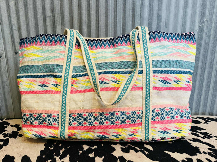 NEON SUMMER WEEKENDER