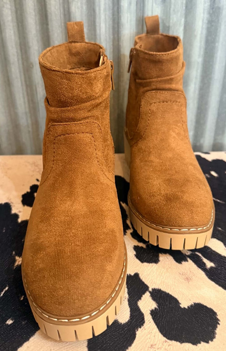 COZY MIDWEST GIRL BOOTS