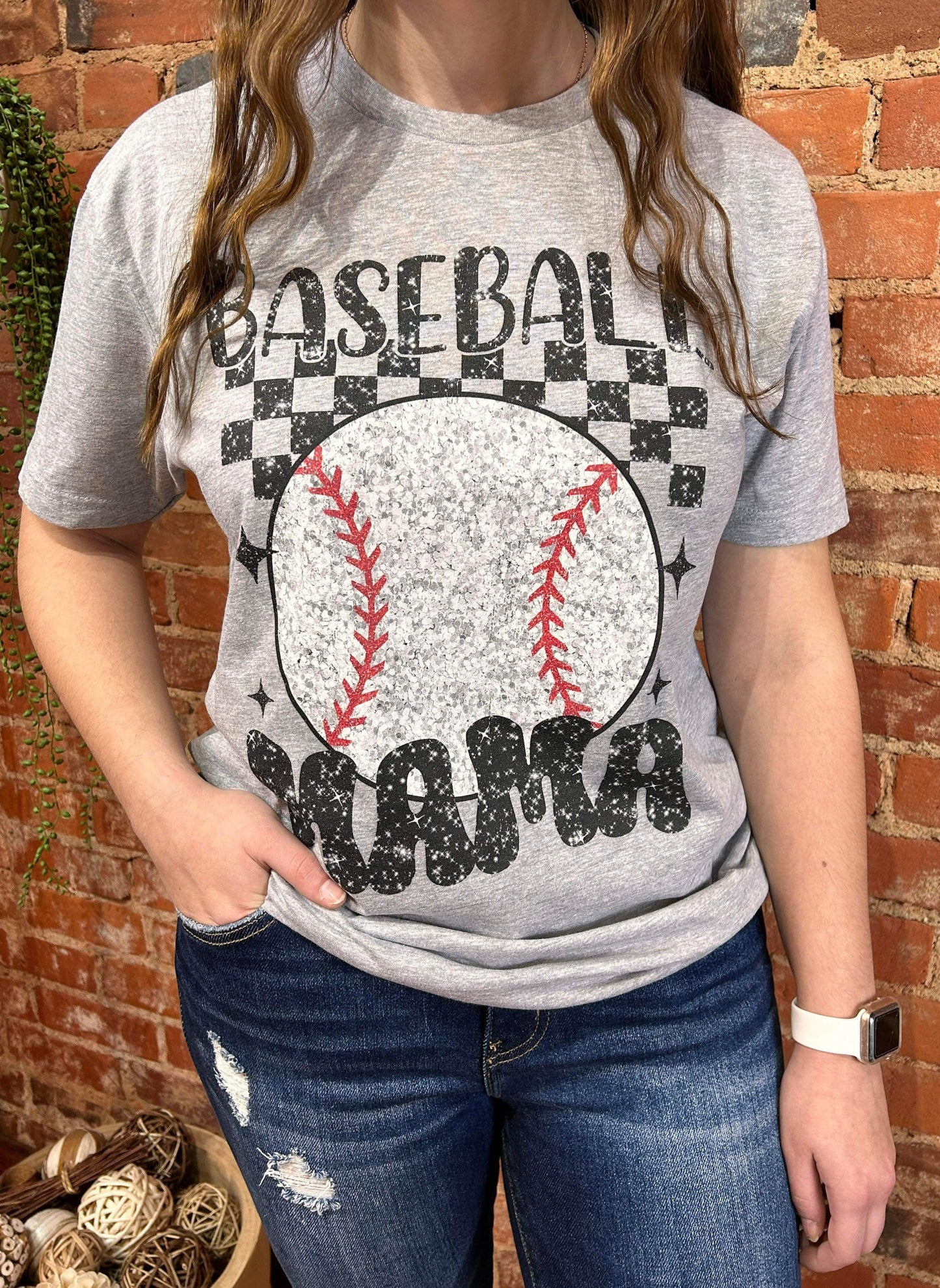 BASEBALL MAMA RETRO GRAPHIC TEE