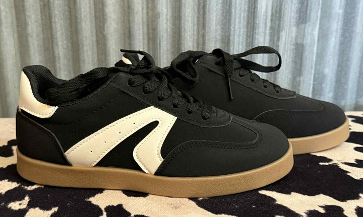 RETRO GIRL SNEAKERS