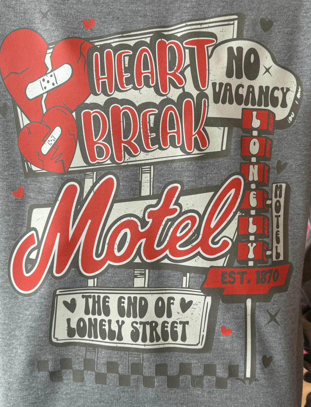 HEARTBREAK MOTEL VALENTINE GRAPHIC CREWNECK