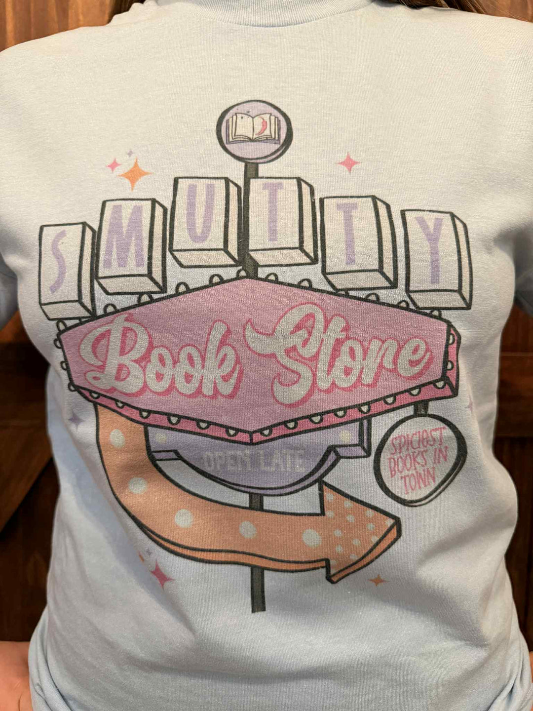 SMUTTY BOOK CLUB GRAPHIC T-SHIRT