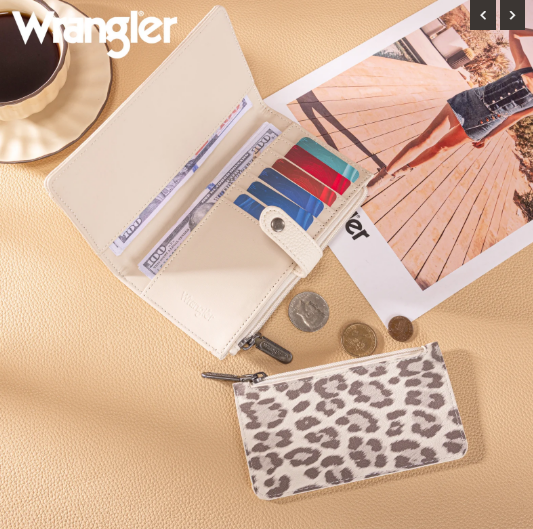 WRANGLER BI-FOLD WALLET WITH DETACHABLE POUCH