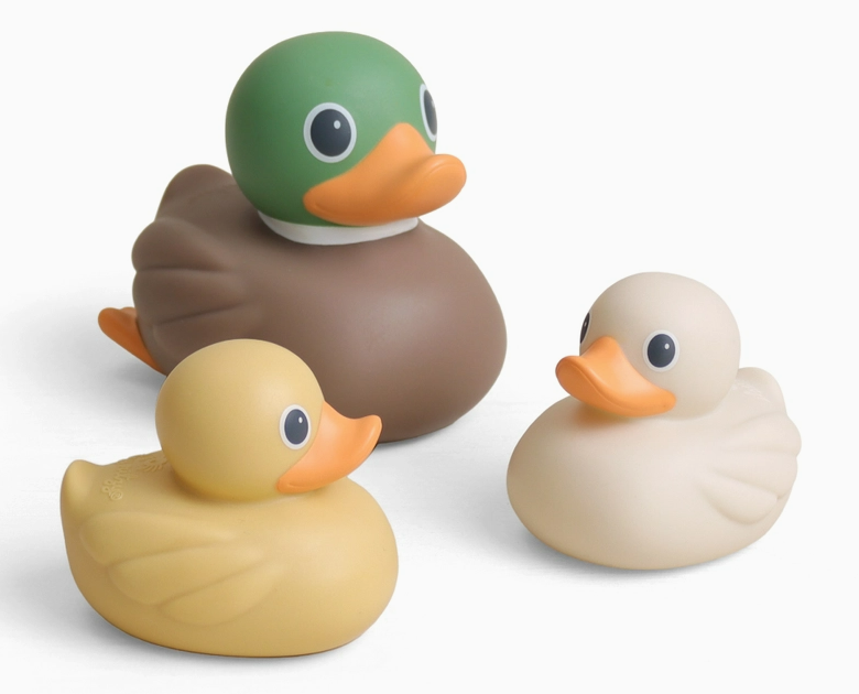 ITZY DUCKY FAMILY BATH & WATER TABLE TOYS