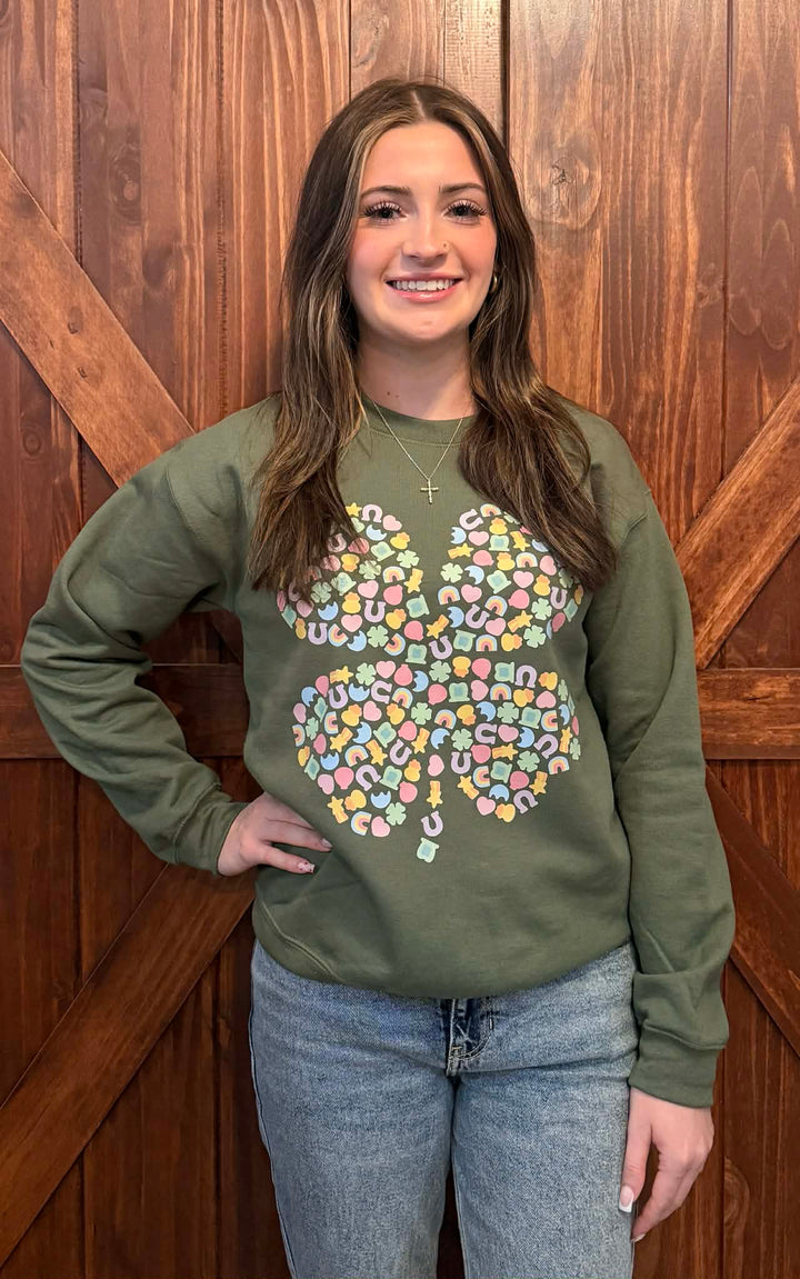 LUCKY CHARMS CLOVER GRAPHIC CREWNECK