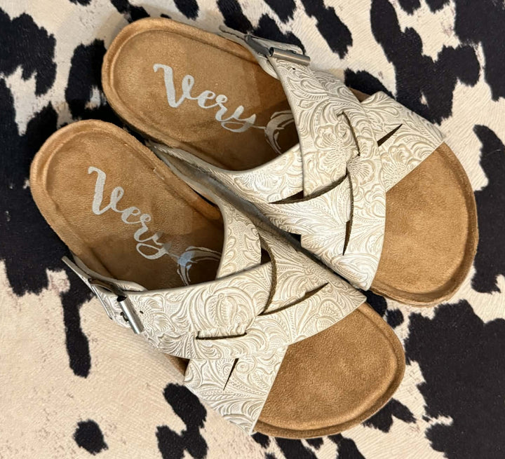 CHASING SUMMER SANDALS