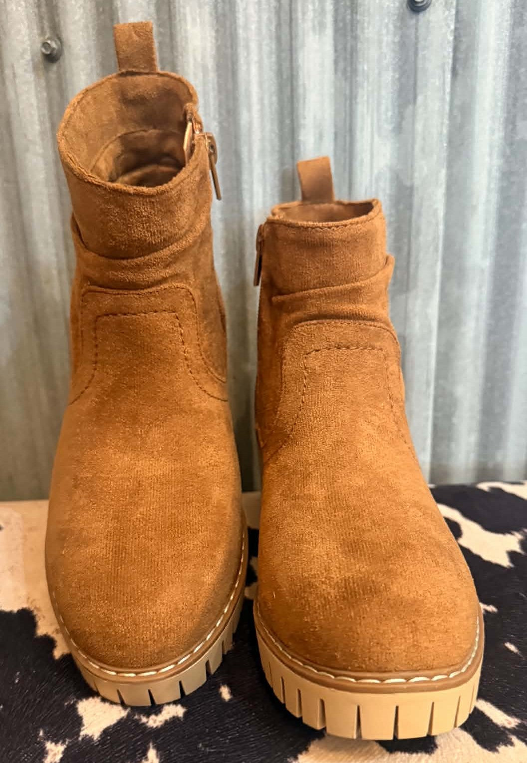 COZY MIDWEST GIRL BOOTS
