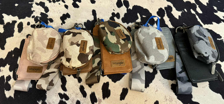 WRANGLER CAMO DUAL POUCH WRISTLET
