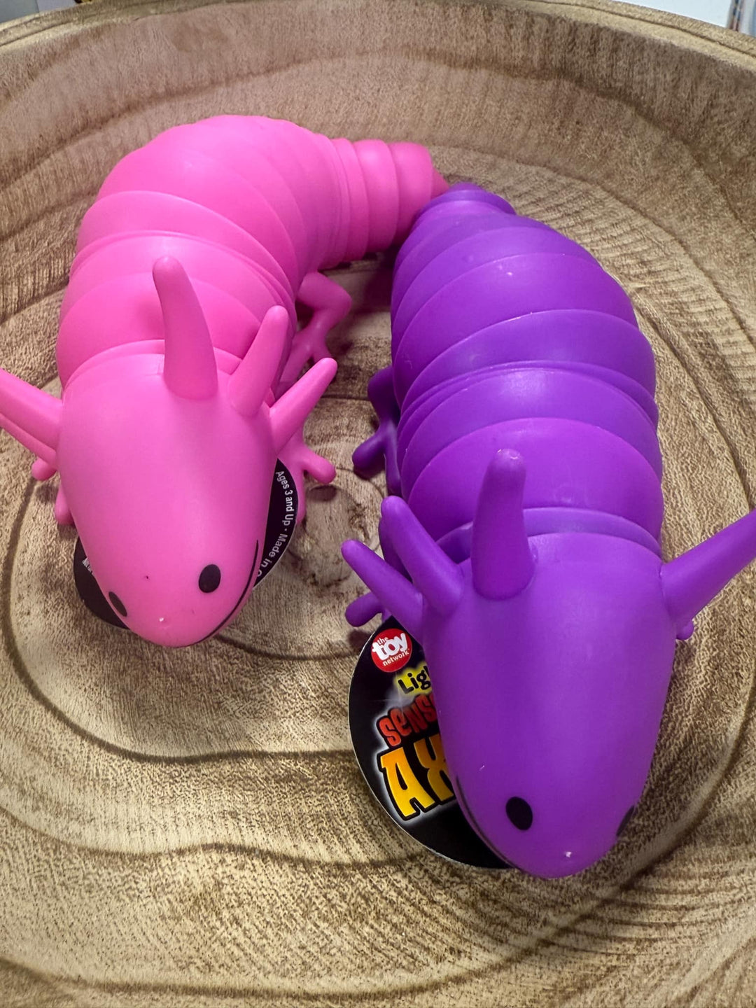 WIGGLY LIGHT-UP AXOLOTL