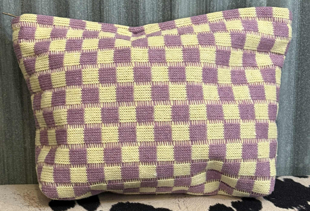 RETRO CHECKERED MAKEUP BAG